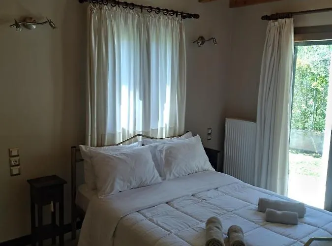 Апартаменты Theonymfi Luxury