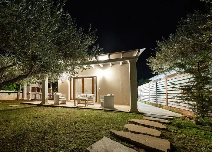 Апартаменты Theonymfi Luxury *