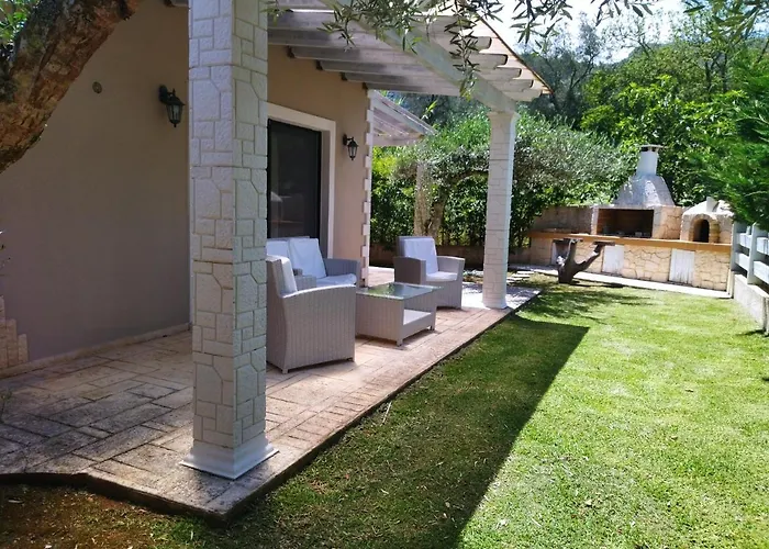 Theonymfi Luxury 公寓