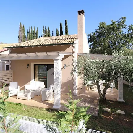 Appartamento Theonymfi Luxury Doukádes