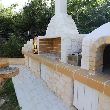 Theonymfi Luxury Apartment Doukades