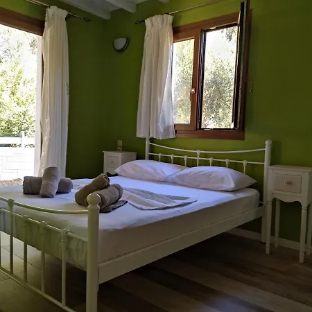 Theonymfi Luxury Apartment Doukades