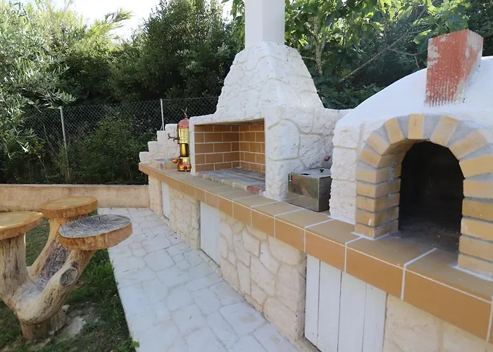 Theonymfi Luxury Appartamento Doukádes